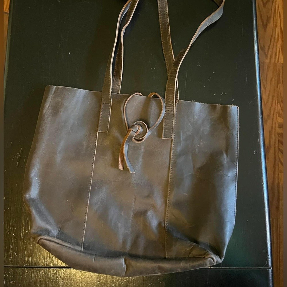 Leather tote